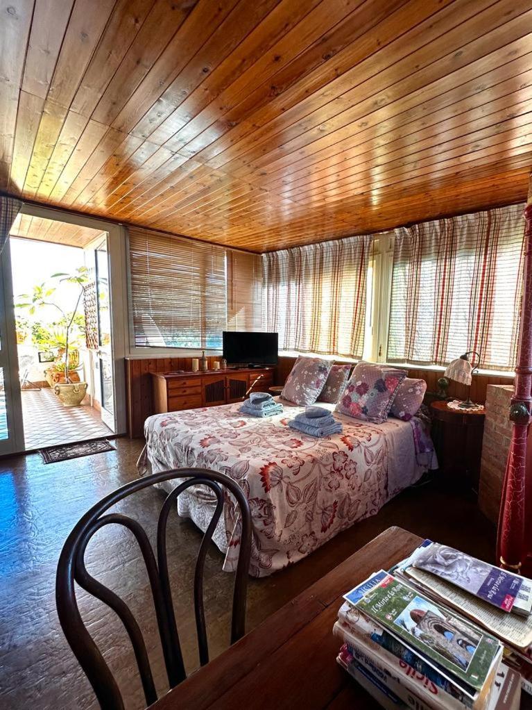 Casa Lunastella Locazione Turistica モンデッロ エクステリア 写真