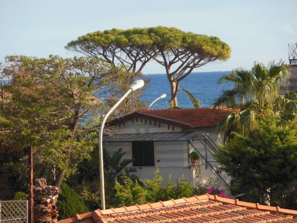 Casa Lunastella Locazione Turistica モンデッロ エクステリア 写真